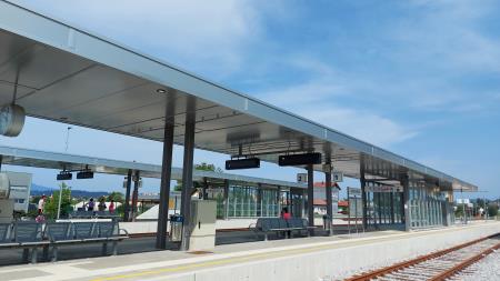 Prenovljena železniška postaja Grosuplje